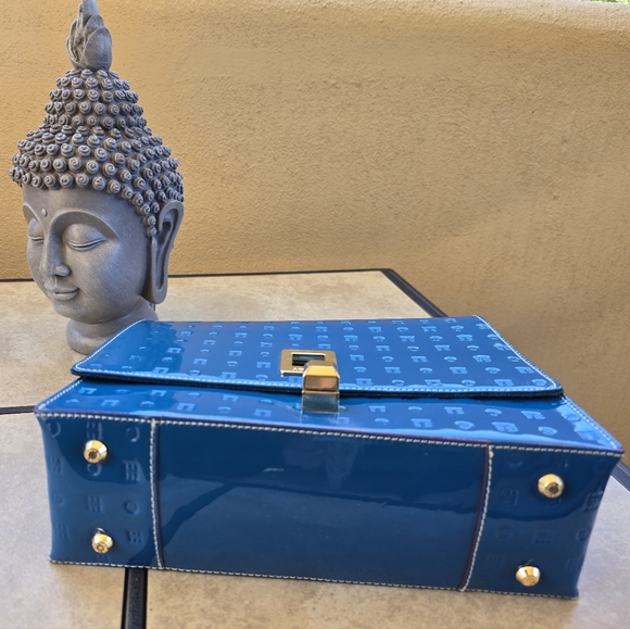 Arcadia Laila Blue Patent Leather Chain Shoulder/Crossbody Bag - Picture 3 of 10